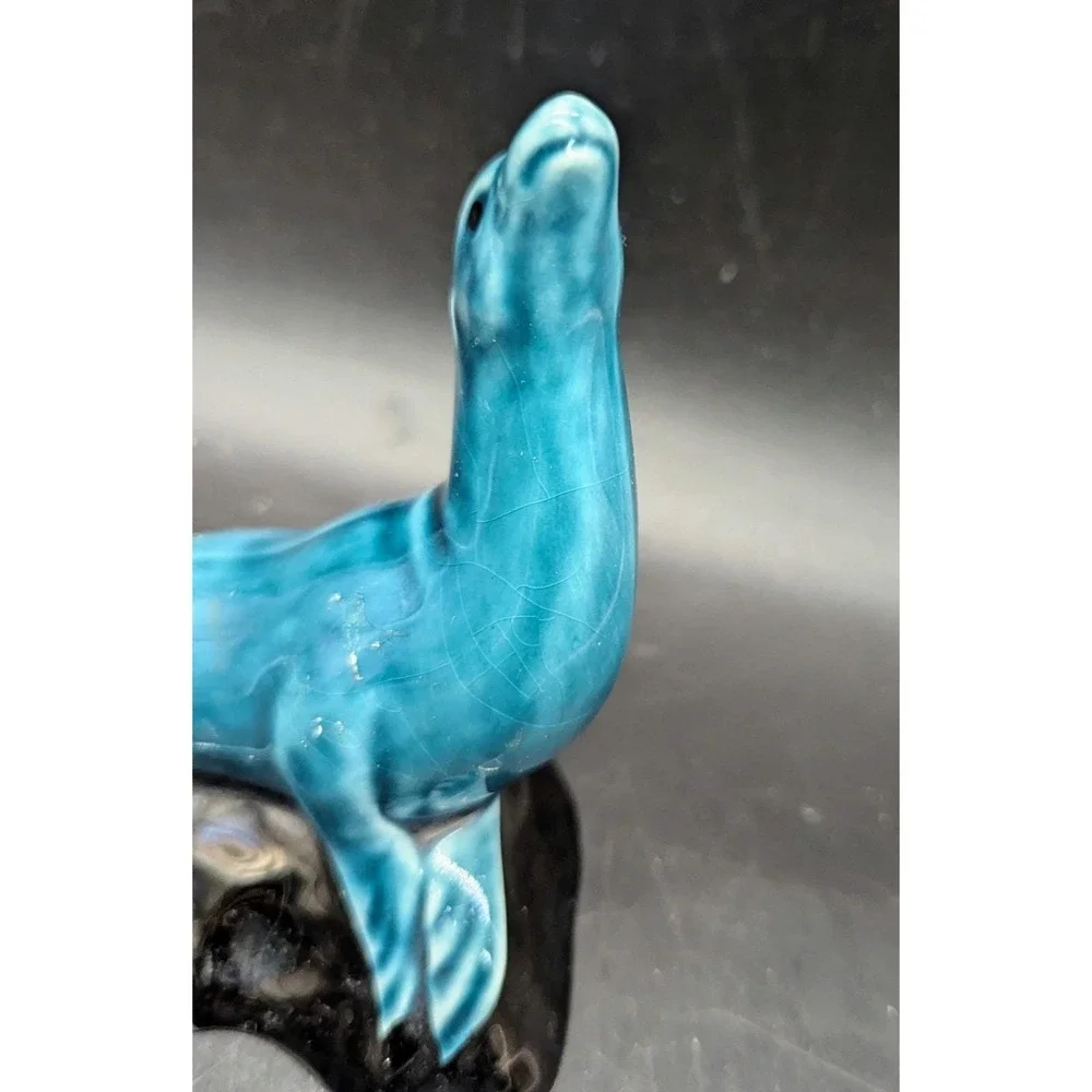 Vintage Turquoise Seal On Rock Poole Pottery England Figurine Sculpture 2.5